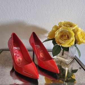 Calvin Klein Red Pupms